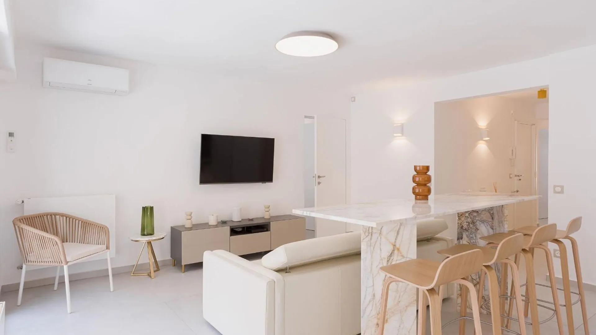 7 Pradignac By Halldis Cannes 0*,