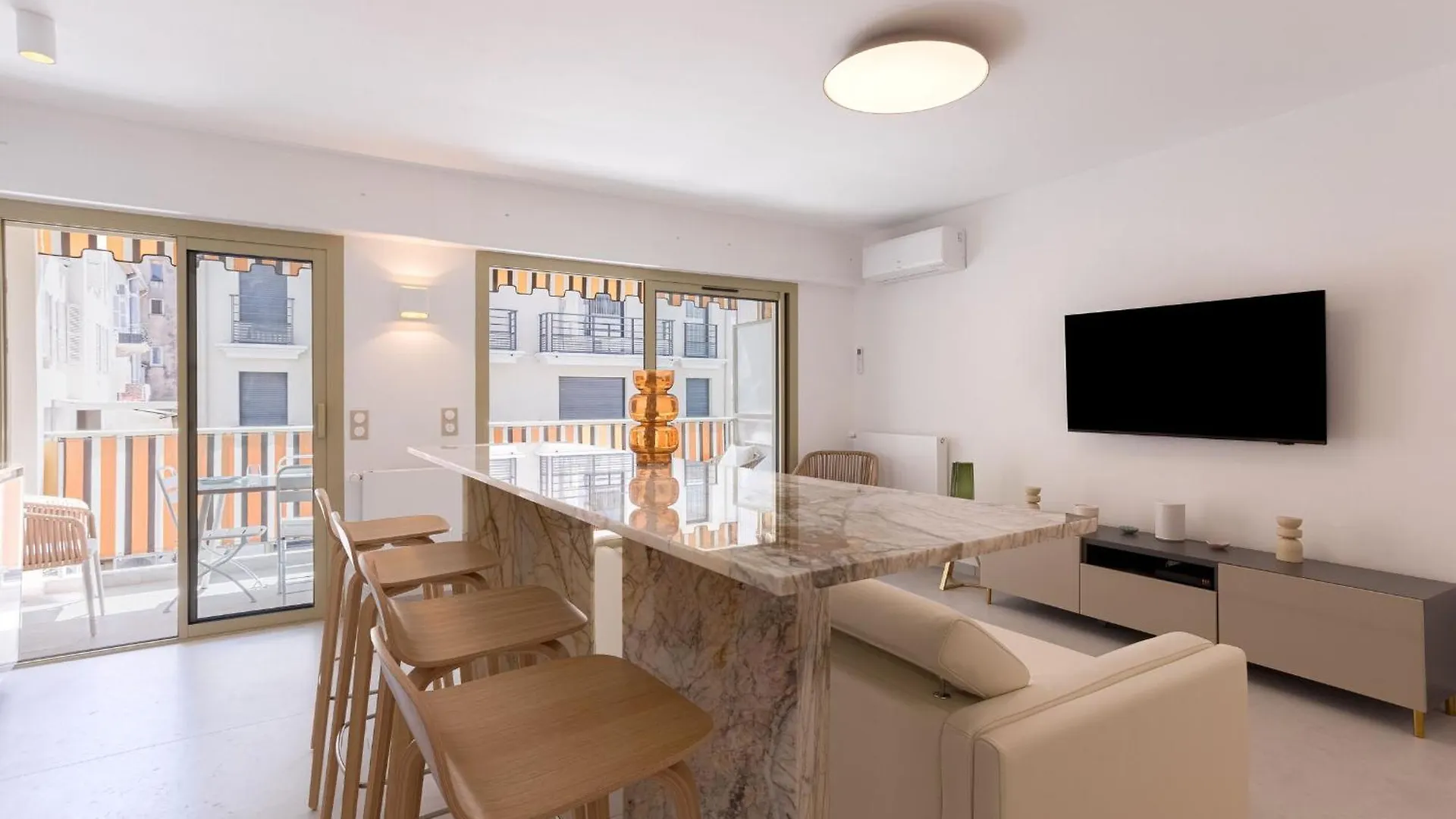 7 Pradignac By Halldis Cannes